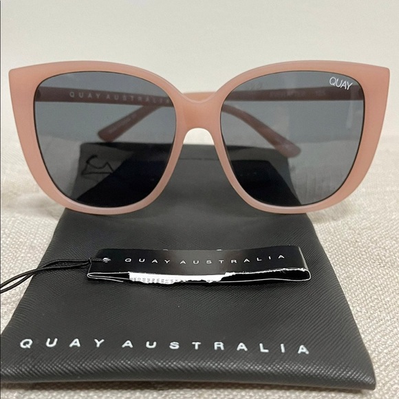 👄SOLD👄QUAY CAT EYE SUNGLASSES - Picture 1 of 5